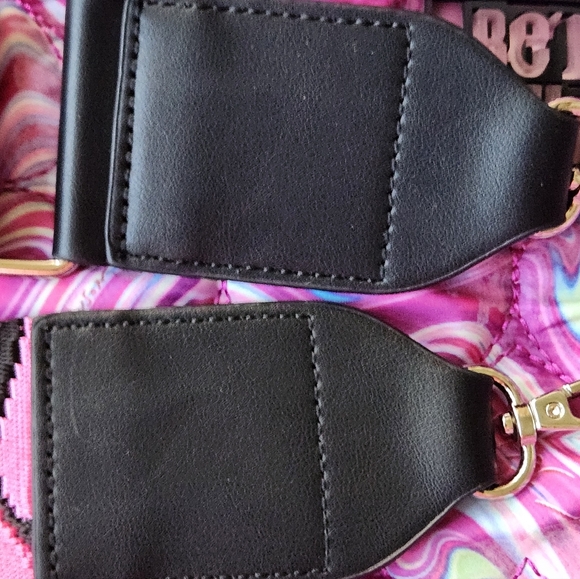 Betsey Johnson | UV COLOR CHANGING Quilted Heart Puffer Totebag - Picture 11 of 15